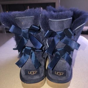 Navy blue Bailey Bow UGG boots size 3